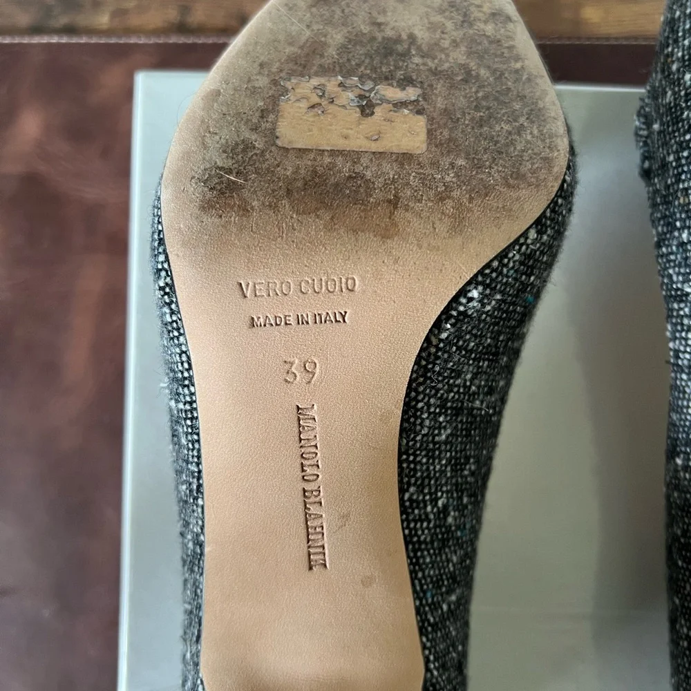 Manolo Blahnik Tweed Buckel Pumps (original box) - Picture 6 of 10
